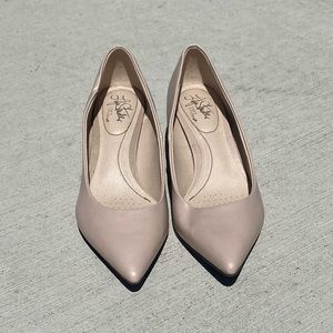 LifeStride Soft System Nude 1 inch Pointed Toe Heels
